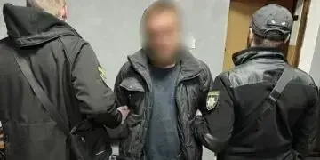 На Дніпропетровщині розшукали чоловіка, який поранив знайомого ножем та втік
