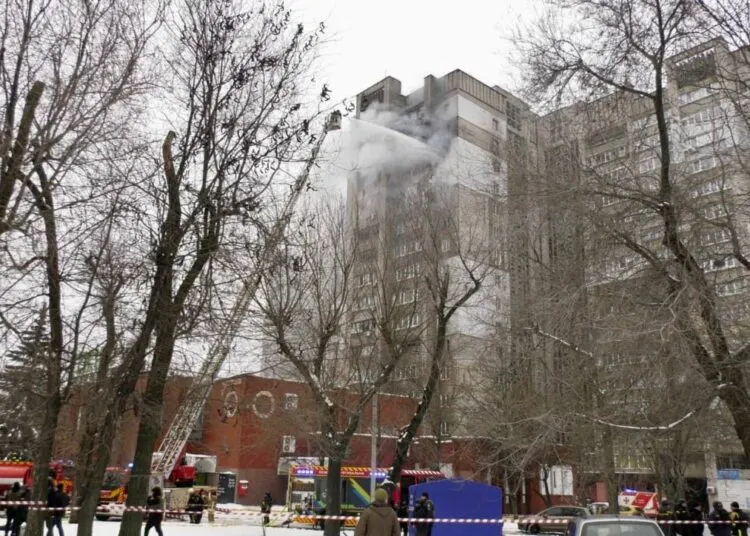 Обстріли Дніпра і Кривого Рогу: приліт у багатоповерхівку, десятки постраждалих