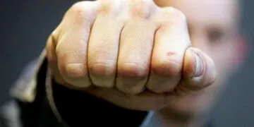 На Дніпропетровщині 15-річний підліток мало не вбив безпритульного заради "лайків"