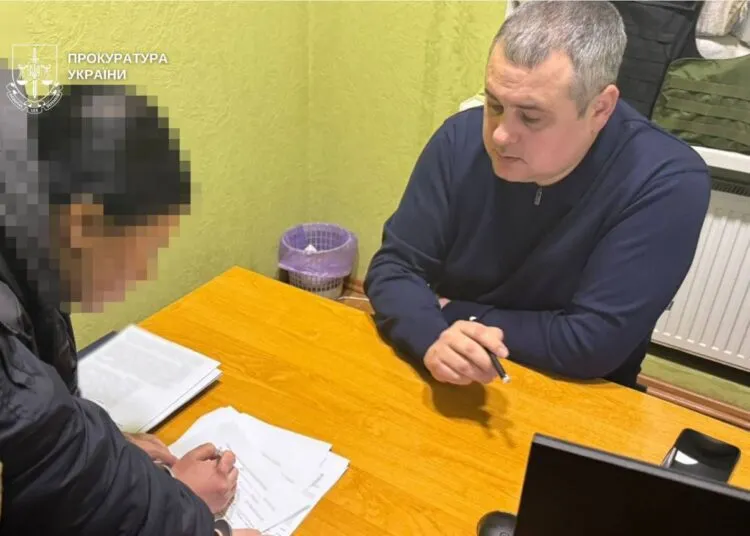 На Дніпропетровщині мачуха до смерті побила 10-річну дівчинку через косметику