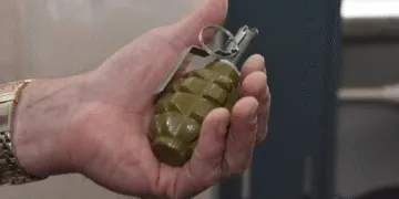 Ревнощі з гранатою: у Дніпрі засудили військового, який підірвав двір колишнього своєї дівчини
