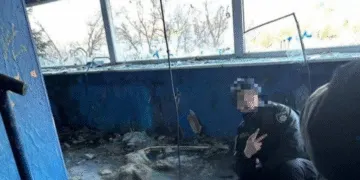 У Дніпрі курсант МВС для хайпу зробив цинічне фото з тілом загиблої школярки