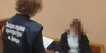 Щоб втекти за кордон, дніпрянин "привласнив" двох чужих дітей: деталі