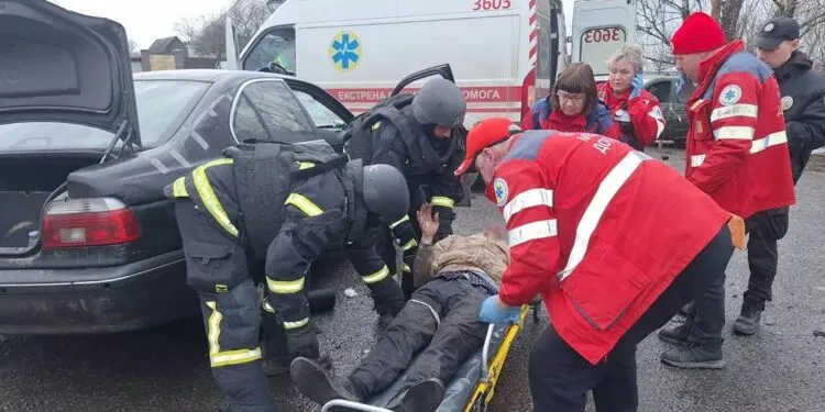 ДТП на Дніпропетровщині: рятувальникам довелося виносити постраждалих із понівечених авто