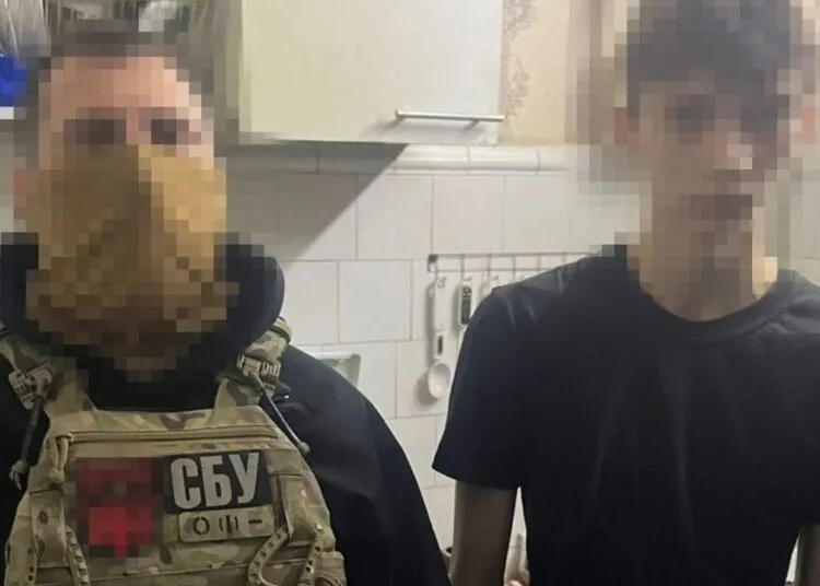 Допомагав батьку наводити ракети: підлітку з Дніпра загрожує довічне за держзраду