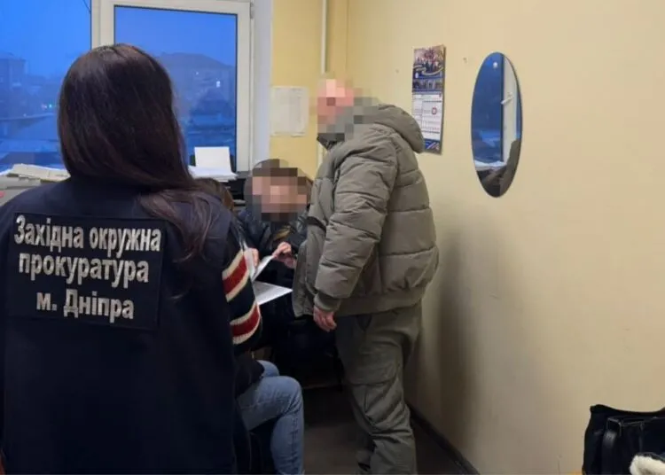 У Дніпрі лікарі переплутали руки дитини під час операції і зламали здорову