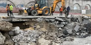 Обвал дороги на Пастера у Дніпрі: коли відновлять рух транспорту