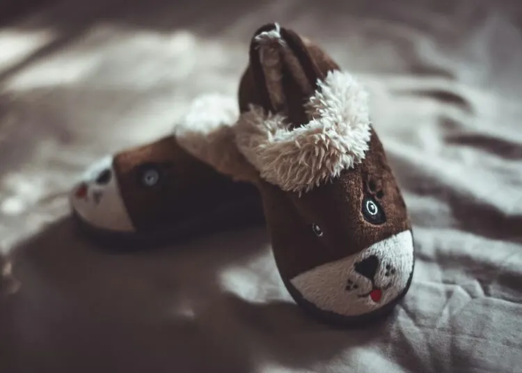 Дитячі тапочки коричневого кольору
