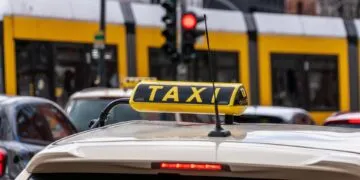 З Днем таксиста 2026: найкращі листівки, картинки та вітання