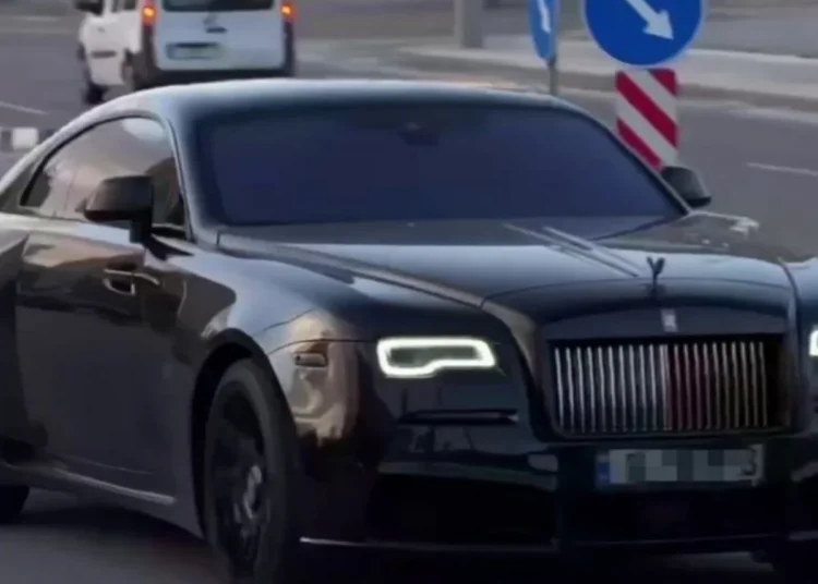 У Дніпрі помітили елітний автомобіль за 400 тисяч доларів
