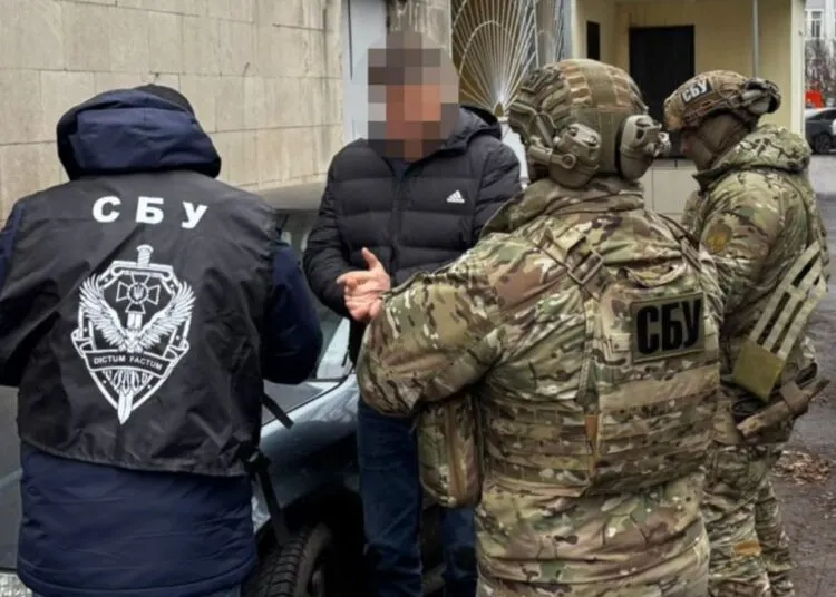 Правоохоронці Дніпра викрили канал переправлення чоловіків за кордон