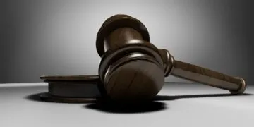 Скандальна справа у Дніпрі: батьки померлого чоловіка судилися з невісткою за ембріони