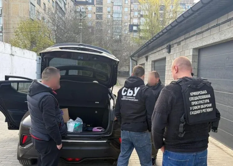На Дніпропетровщині накрили ділків, які пропонували медичні довідки для звільнення з армії