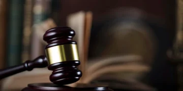 Стежила за літаками та СТО: мешканка Дніпропетровщини проведе 15 років за ґратами за держзраду