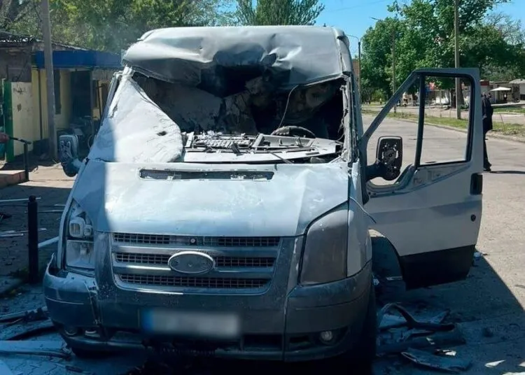 Удар по пошті та авто з людьми: прокуратура розслідує нові обстріли Дніпропетровщини