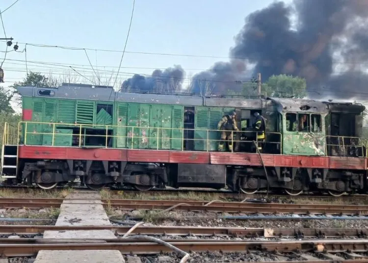 На Дніпропетровщині ворог атакував залізницю та заправку: наслідки
