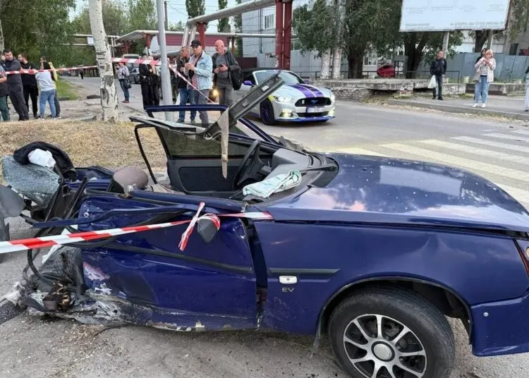 У Дніпрі внаслідок масштабної ДТП загинула жінка, троє людей у лікарні