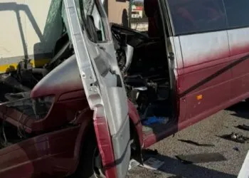 Під Дніпром автобус влетів у вантажівку: 1 загибла, 5 постраждалих
