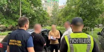 На Дніпропетровщині викрили схему продажу елітних авто для ЗСУ