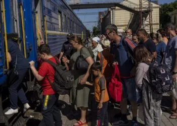 Евакуація на Дніпропетровщині: людям дали 30 днів на виїзд
