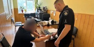 У Дніпрі затримали домашнього тирана, який влаштував бійку з патрульними