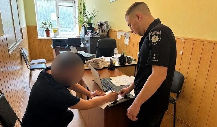 У Дніпрі затримали домашнього тирана, який влаштував бійку з патрульними