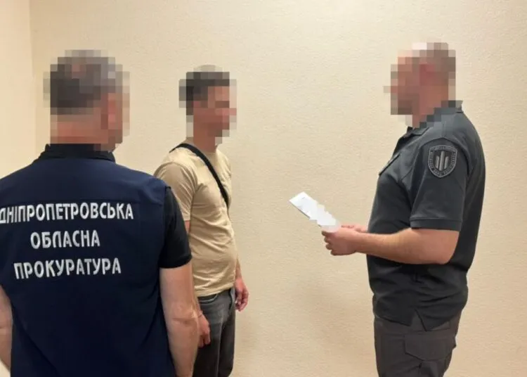 У Дніпрі двоє колишніх поліцейських постануть перед судом за жорстоке побиття чоловіка під час затримання