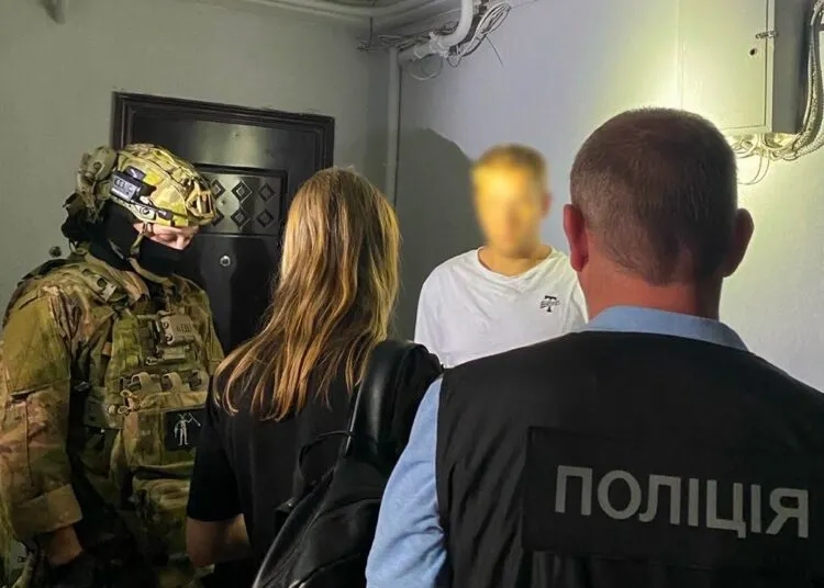 У Дніпрі затримали іноземців, які катували хлопця через вигаданий борг у 10 тис доларів