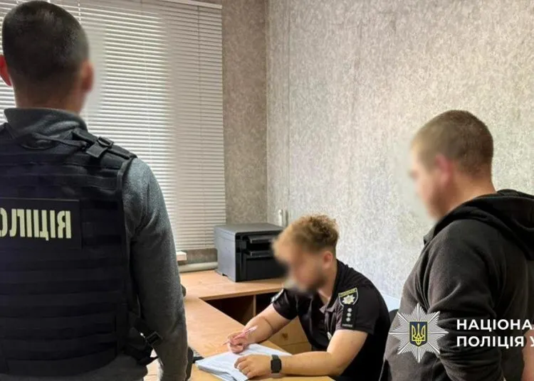 У Дніпрі ТЦК викинули хворого чоловіка біля смітника