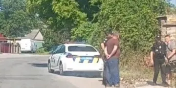 Посеред вулиці у Дніпрі виявили мертвого чоловіка