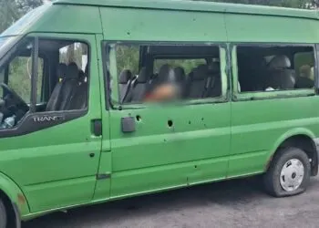 Пряме влучання в мікроавтобус у Нікополі: двоє загиблих
