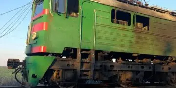 На Дніпропетровщині ворожий дрон атакував електровоз