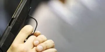 У Кривому Розі 13-річний хлопець потрапив до лікарні з кулями в тілі, але мовчить про нападника