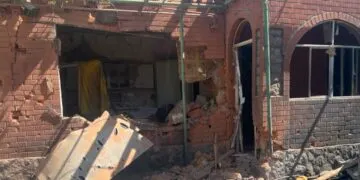 Поранені чоловіки та жінка: окупанти вдарили дронами по Нікополю