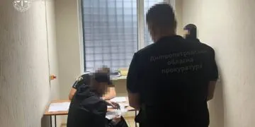 Вибивали тисячі доларів на "общак": на Дніпропетровщині вручили підозри тюремним авторитетам