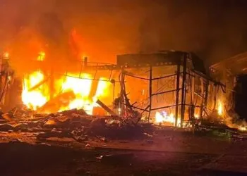 На Дніпропетровщині росіяни за ніч атакували п'ять АЗС: загинула жінка