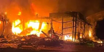 На Дніпропетровщині росіяни за ніч атакували п'ять АЗС: загинула жінка