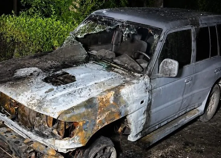 У Дніпрі затримали 16-річного юнака, який за місяць спалив дві автівки