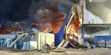Удар по Кривому Рогу: через ранкову атаку згорів єдиний у місті "Епіцентр"
