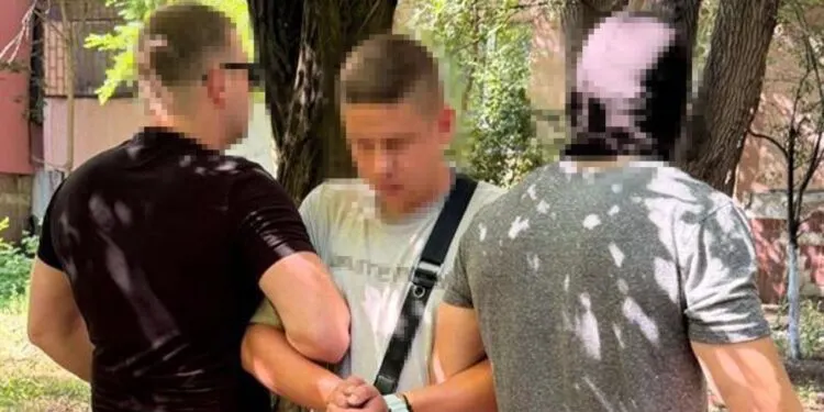 Активував понад 1000 Starlink для окупантів: у Дніпрі СБУ викрила агента рф