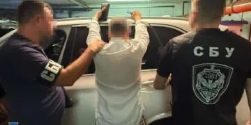 Зливав локації ТЦК під час робочих поїздок: у Дніпрі затримали тікток-блогера