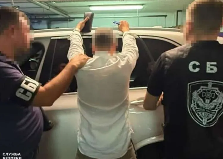Зливав локації ТЦК під час робочих поїздок: у Дніпрі затримали тікток-блогера