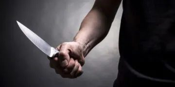 На Дніпропетровщині 22-річному хлопцю загрожує в'язниця за ножове поранення знайомого