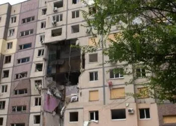 У Дніпрі обвалився понівечений дроном під'їзд: у мерії назвали причину
