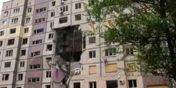 У Дніпрі обвалився понівечений дроном під'їзд: у мерії назвали причину