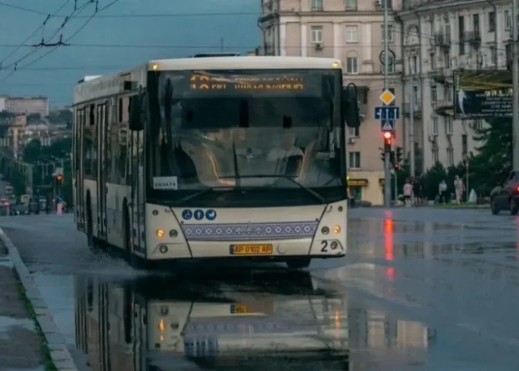 У Дніпрі відтермінували зміни в русі популярних автобусів