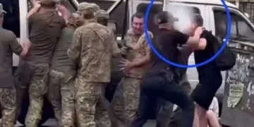 У Дніпрі під час конфлікту з ТЦК душили дівчину, а машини військових закидали камінням