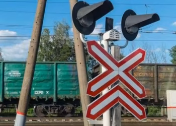 У Дніпрі майже на 10 днів повністю закриють залізничний переїзд