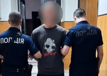 У Дніпрі 22-річний молодик жорстоко побив 60-річного чоловіка
