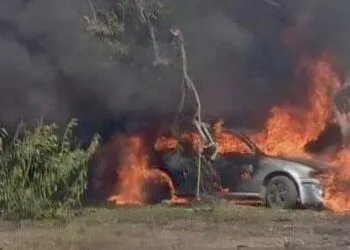 Обстріл Павлограда 24 серпня: спалахнули авто, є жертва та поранені